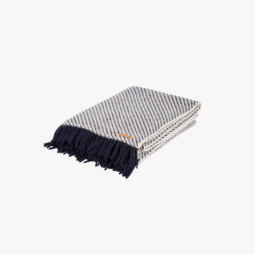 Plaid in Natural Wool from Lozère - Weaved Diagonal Pattern - Atelier Tuffery
